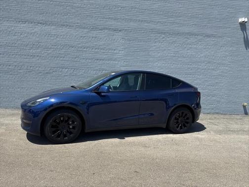 2022 Tesla Model Y Long Range Dual Motor All-Wheel Drive
