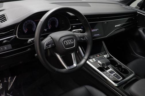 2023 Audi Q7 55 Premium Plus
