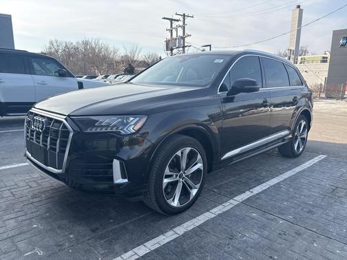 2023 Audi Q7 55 Premium Plus