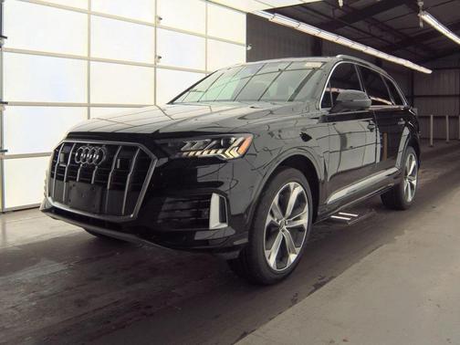 2023 Audi Q7 55 Premium Plus