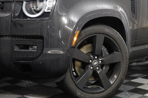 2025 Land Rover Defender 110 P400 X-Dynamic SE