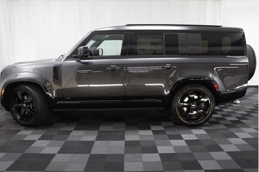 2025 Land Rover Defender V8