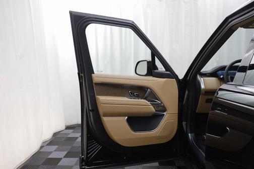 2026 Land Rover Range Rover SE