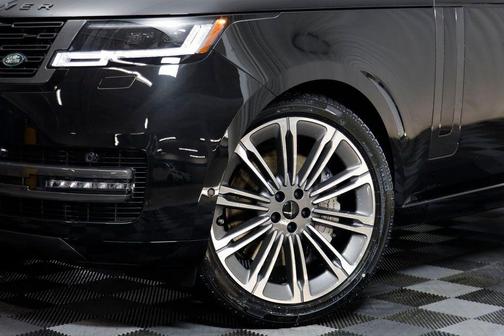 2026 Land Rover Range Rover P530 SE 7 Seat