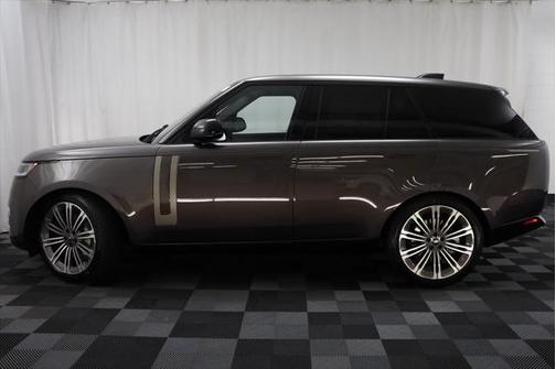 2025 Land Rover Range Rover P530 SE
