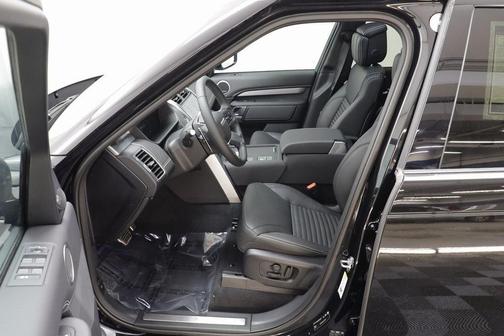 2026 Land Rover Discovery Tempest Edition