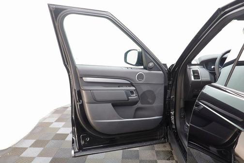 2026 Land Rover Discovery Tempest Edition