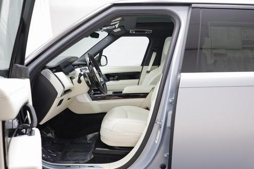 2026 Land Rover Range Rover SE