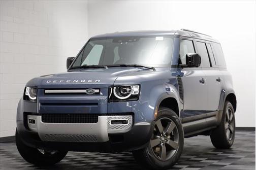 2025 Land Rover Defender 110 P300