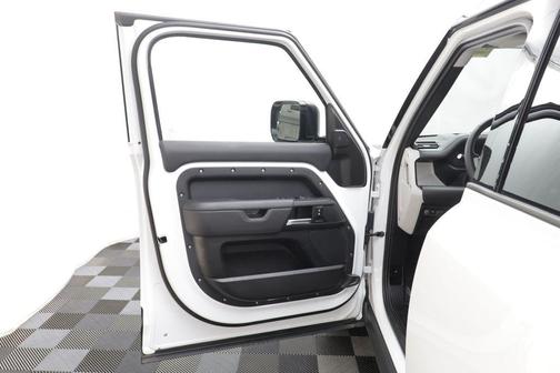 Fuji White 2025 Land Rover Defender 110 P400 S