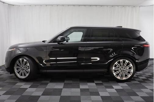 2025 Land Rover Range Rover Sport SE