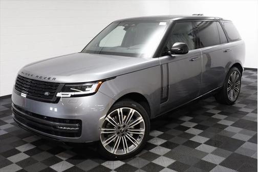 2025 Land Rover Range Rover P400 SE 7 Seat