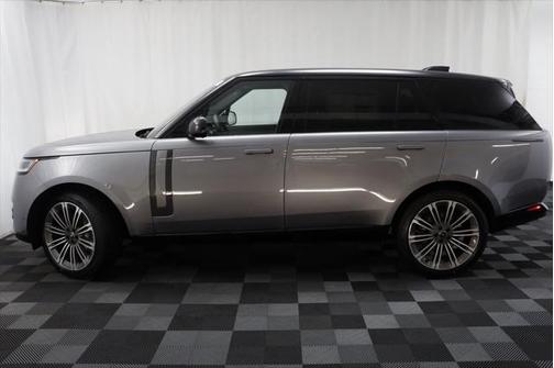 2025 Land Rover Range Rover P400 SE 7 Seat