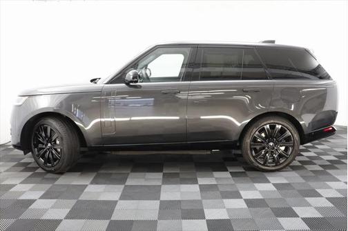 2025 Land Rover Range Rover P550e SE
