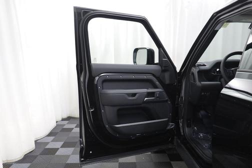 Santorini Black Metallic 2026 Land Rover Defender S