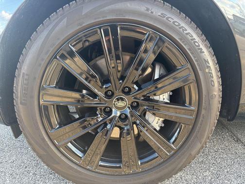 Gray 2025 Land Rover Range Rover P550e SE