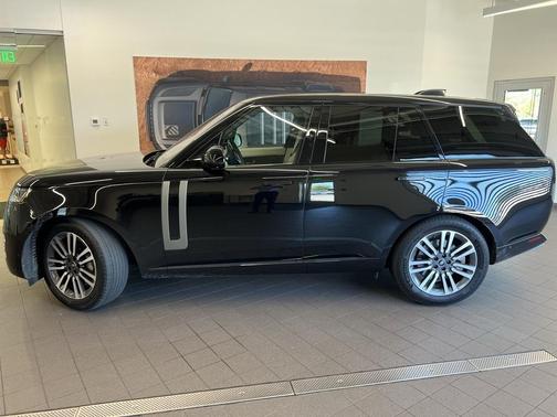2023 Land Rover Range Rover P530 SE