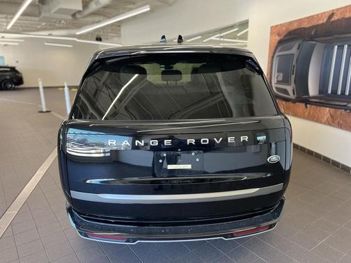 2023 Land Rover Range Rover P530 SE