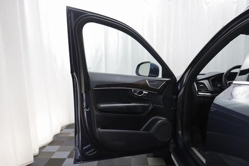 2018 Volvo XC90 T5 Momentum