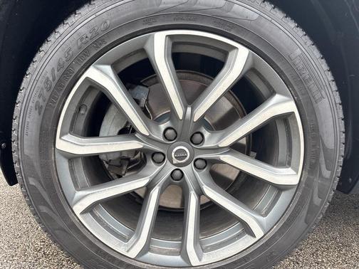 2018 Volvo XC90 T5 Momentum