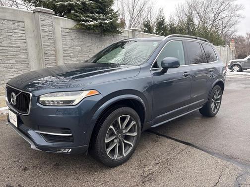 2018 Volvo XC90 T5 Momentum