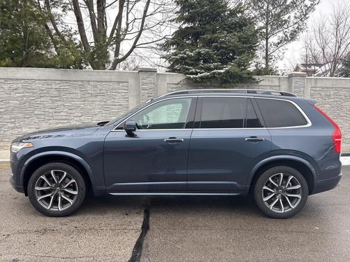 2018 Volvo XC90 T5 Momentum