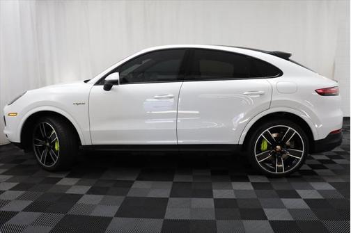 2022 Porsche Cayenne Platinum Edition