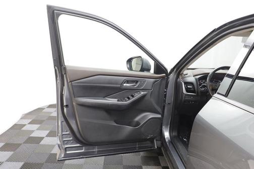 Gun Metallic 2023 Nissan Rogue SL