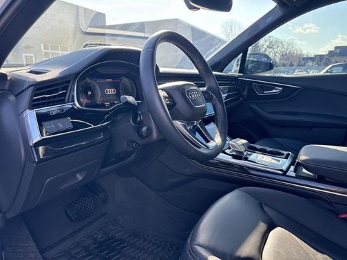 2025 Audi Q7 45 Premium Plus