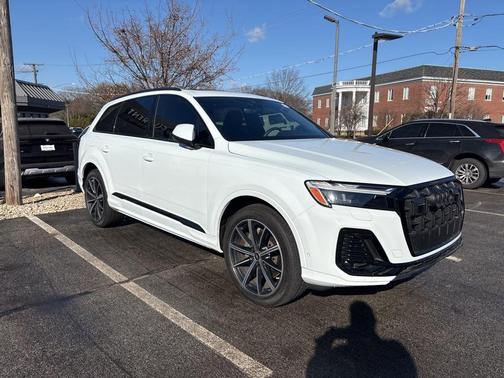 2025 Audi Q7 45 Premium Plus