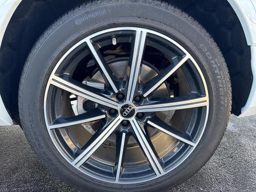 2025 Audi Q7 45 Premium Plus