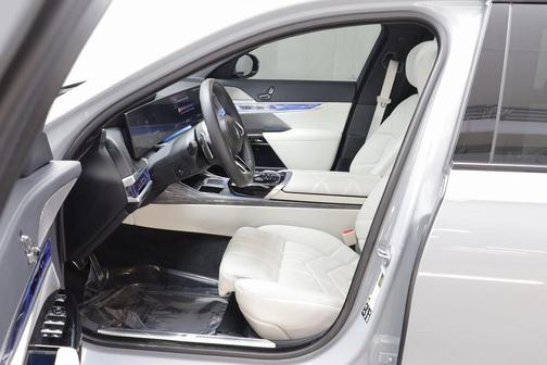 2024 BMW 760 xDrive