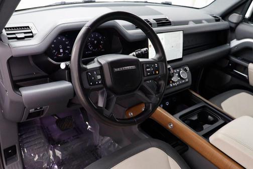 2023 Land Rover Defender 130 X-Dynamic SE
