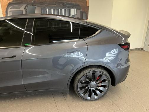 2022 Tesla Model Y Performance Dual Motor All-Wheel Drive