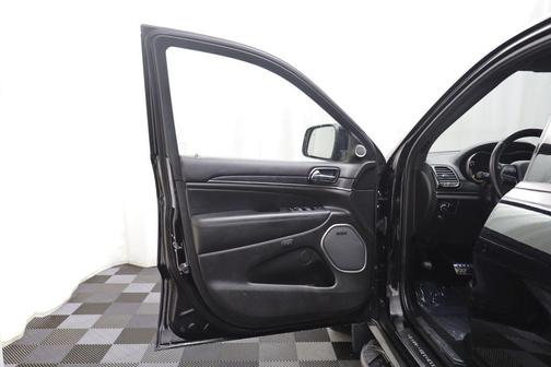 Diamond Black Crystal Pearlcoat 2021 Jeep Grand Cherokee High Altitude