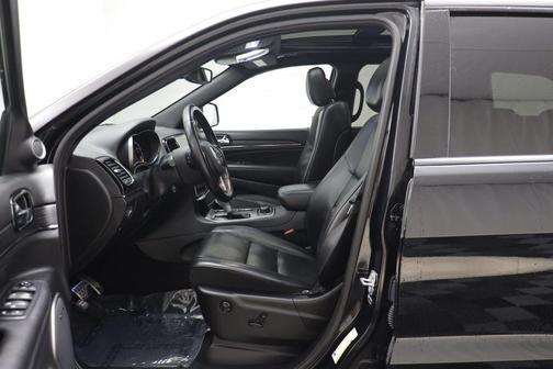 Diamond Black Crystal Pearlcoat 2021 Jeep Grand Cherokee High Altitude