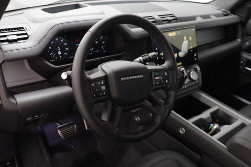 2026 Land Rover Defender V8