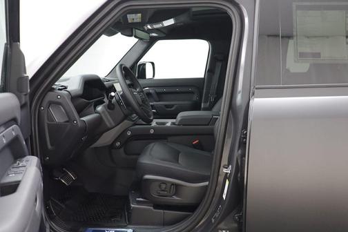 2026 Land Rover Defender V8