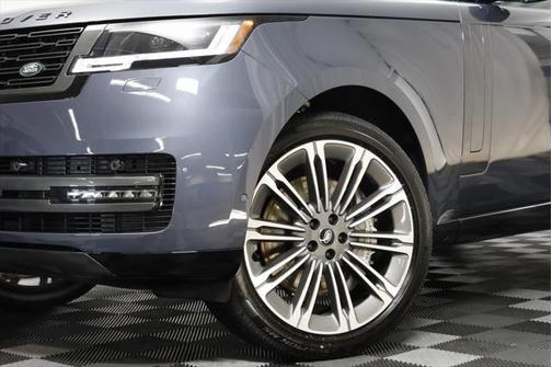2025 Land Rover Range Rover P530 SE 7 Seat