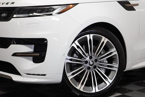 2025 Land Rover Range Rover Sport SE