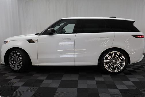 2025 Land Rover Range Rover Sport SE