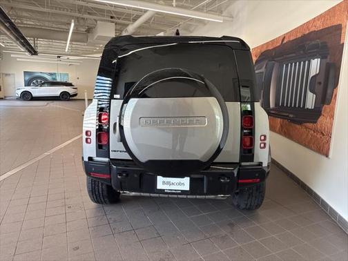 2025 Land Rover Defender 110 P400 X-Dynamic SE