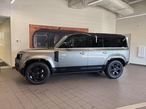 2025 Land Rover Defender 110 P400 X-Dynamic SE