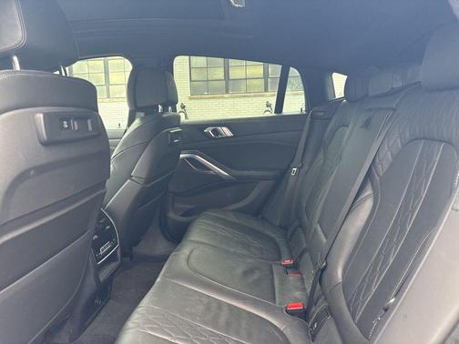 2022 BMW X6 xDrive40i