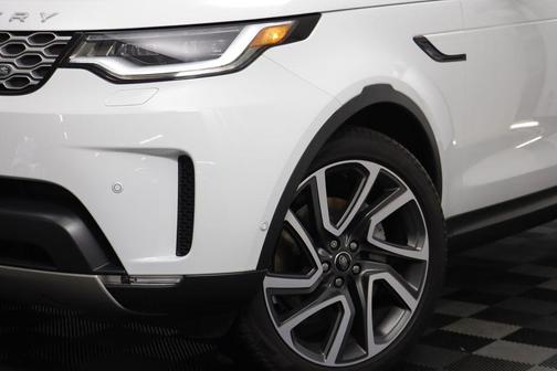 2025 Land Rover Discovery P300 S