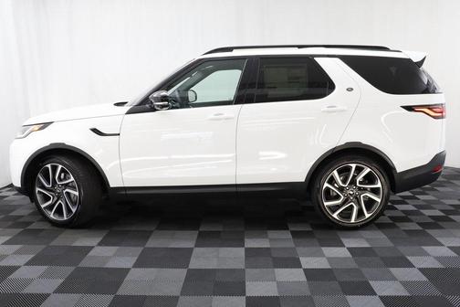 Fuji White 2025 Land Rover Discovery P300 S