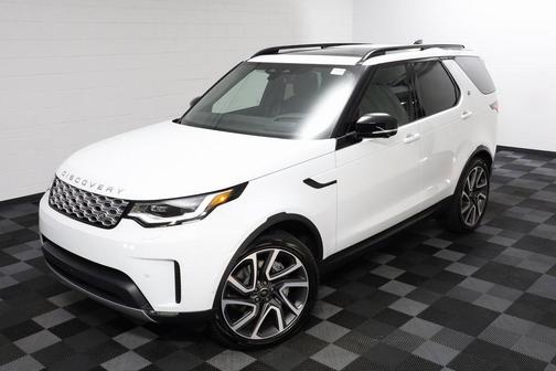 Fuji White 2025 Land Rover Discovery P300 S