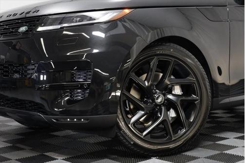2025 Land Rover Range Rover Sport SE