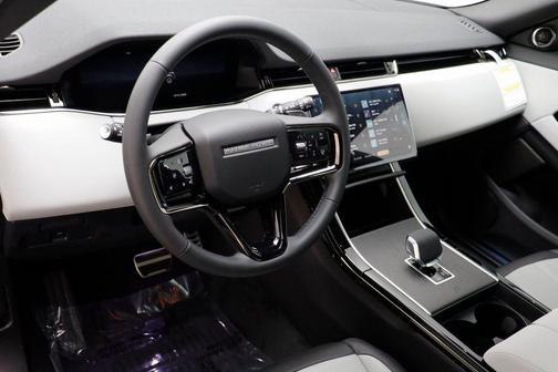 2026 Land Rover Range Rover Evoque Dynamic SE