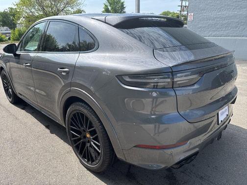Quartzite Grey Metallic 2023 Porsche Cayenne GTS